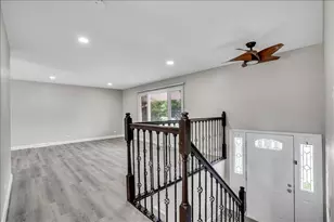 4255 Dixon Dr, Hoffman Estates, IL 60192 - Photo 5