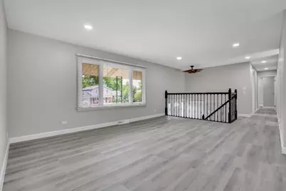 4255 Dixon Drive, Hoffman Estates, IL 60192 - Photo 9