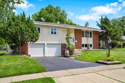 4255 Dixon Drive, Hoffman Estates, IL 60192 - Photo 3
