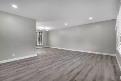 4255 Dixon Drive, Hoffman Estates, IL 60192 - Photo 7