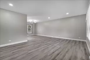4255 Dixon Dr, Hoffman Estates, IL 60192 - Photo 7