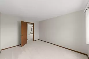 15719 Peggy Ln, Oak Forest, IL 60452 - Photo 13
