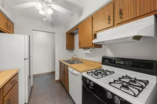 15719 Peggy Ln, Oak Forest, IL 60452 - Photo 5