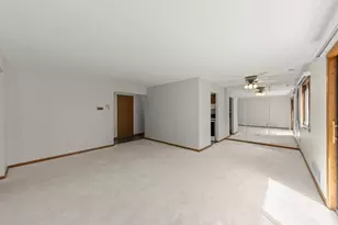 15719 Peggy Ln, Oak Forest, IL 60452 - Photo 7