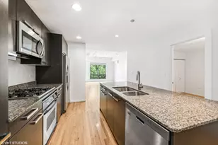 1422 N La Salle Dr, Chicago, IL 60610 - Photo 3