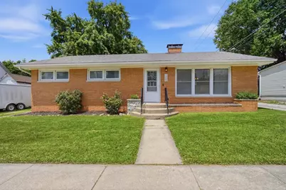 105 W Main Street, Heyworth, IL 61745 - Photo 1