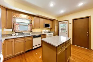 9134 Marion Ave, Morton Grove, IL 60053 - Photo 7
