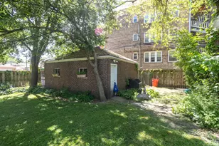 2701 W Fitch Ave, Chicago, IL 60645 - Photo 21