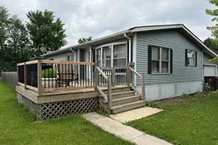 609 Tanglewood Rd, Matteson, IL 60443 - Photo 1