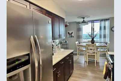 40 N Tower Road #10M, Oak Brook, IL 60523 - Photo 9