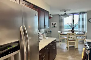 40 N Tower Rd, Oak Brook, IL 60523 - Photo 9