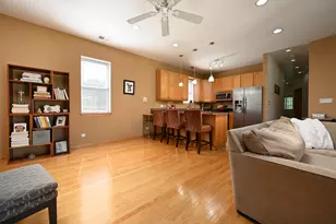 2539 W Foster Ave, Chicago, IL 60625 - Photo 3