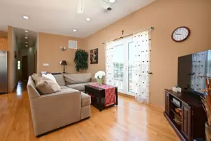 2539 W Foster Ave, Chicago, IL 60625 - Photo 5