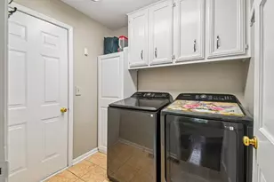 5N630 Leslie Ct, Saint Charles, IL 60175 - Photo 29