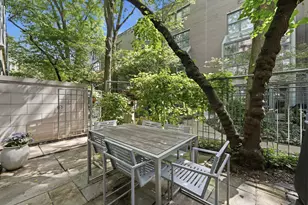 107 W Delaware Pl, Chicago, IL 60610 - Photo 39