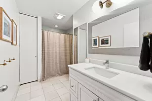 107 W Delaware Pl, Chicago, IL 60610 - Photo 35