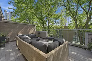 107 W Delaware Pl, Chicago, IL 60610 - Photo 37