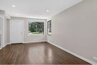 112 S Iowa Avenue, Addison, IL 60101 - Photo 3