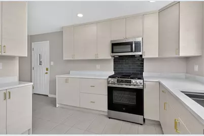 112 S Iowa Avenue, Addison, IL 60101 - Photo 5