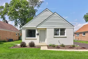 112 S Iowa Ave, Addison, IL 60101 - Photo 1