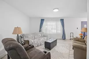 26 Skyview Dr, Springfield, IL 62702 - Photo 5