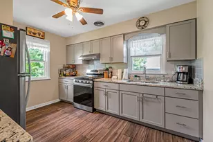 6918 Parkside Ave, Countryside, IL 60525 - Photo 3