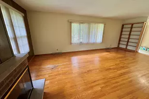 303 Gayle Ave, Dekalb, IL 60115 - Photo 3