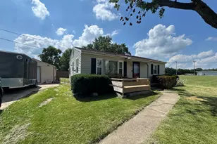 511 N Main St, Atwood, IL 61913 - Photo 3