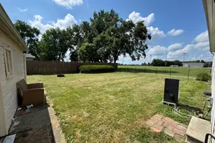 511 N Main St, Atwood, IL 61913 - Photo 5