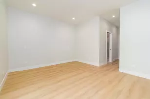3947 W Dakin St, Chicago, IL 60618 - Photo 9