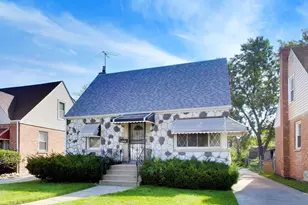423 Frederick Ave, Bellwood, IL 60104 - Photo 1