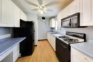 423 Frederick Ave, Bellwood, IL 60104 - Photo 7
