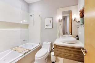 879 N Marshfield Ave, Chicago, IL 60622 - Photo 17