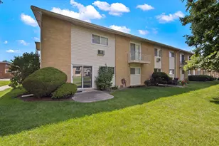 8820 N Western Ave, Des Plaines, IL 60016 - Photo 11