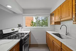 8820 N Western Ave, Des Plaines, IL 60016 - Photo 3