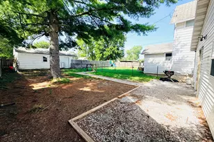 411 W Washington St, Hoopeston, IL 60942 - Photo 3