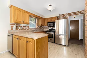 10245 S 52nd Ave, Oak Lawn, IL 60453 - Photo 5