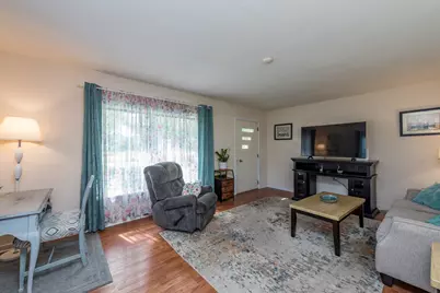 3315 Emmaus Avenue, Zion, IL 60099 - Photo 7