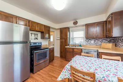 3315 Emmaus Avenue, Zion, IL 60099 - Photo 9