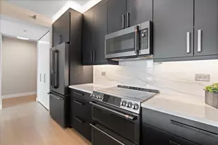 501 N Clinton St, Chicago, IL 60654 - Photo 7