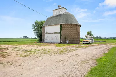 14286 Il State 72 Route, Genoa, IL 60135 - Photo 33