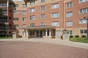720 Creekside Dr, Mount Prospect, IL 60056 - Photo 3