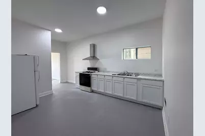 102 N Ohio Street, Aurora, IL 60505 - Photo 5