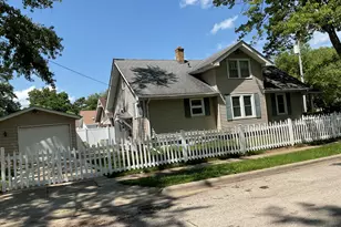 2002 Ridge Ave, Rockford, IL 61103 - Photo 3
