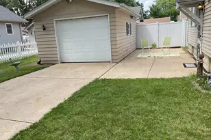 2002 Ridge Ave, Rockford, IL 61103 - Photo 5