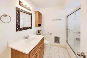 1125 W Lunt Ave, Chicago, IL 60626 - Photo 13