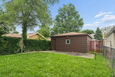 10407 S Eberhart Avenue, Chicago, IL 60628 - Photo 15