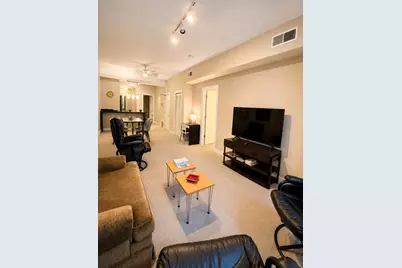 642 N Dearborn Street #4, Chicago, IL 60654 - Photo 3
