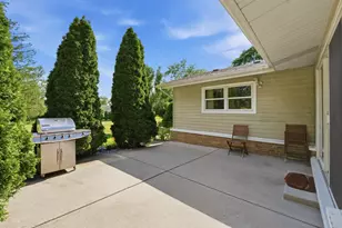 213 Edgeware Rd, Elk Grove Village, IL 60007 - Photo 35