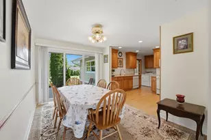 213 Edgeware Rd, Elk Grove Village, IL 60007 - Photo 19